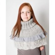 Stickmönster - Poncho med volang och spetskant